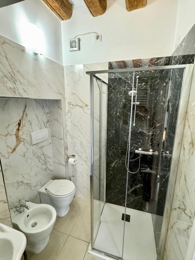 Ca Penini - Canal View Apartment Venedig