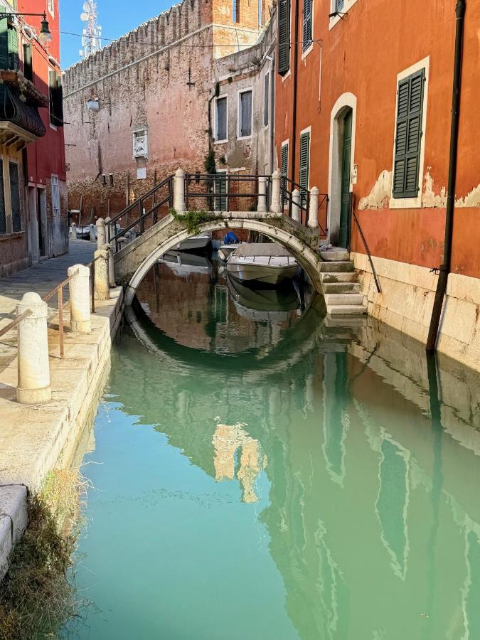 Ca Penini - Canal View Apartment Venedig