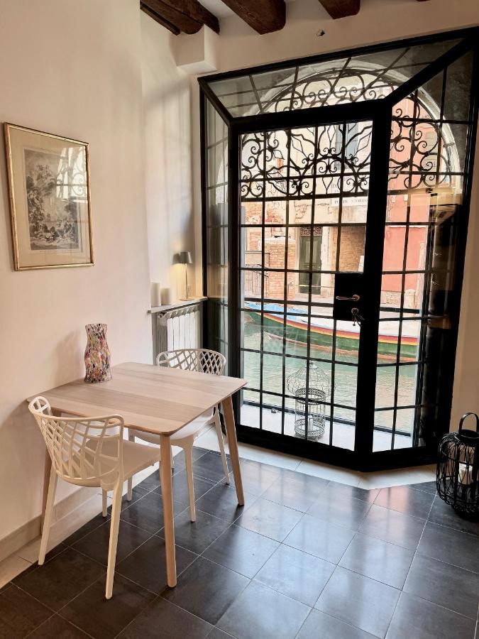 Ca Penini - Canal View Apartment Venedig